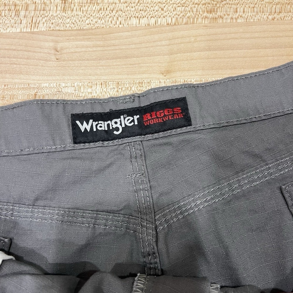 Wrangler Riggs Workwear Ripstop Ranger Cargo Short, Men's Size 42, Slate - Picture 9 of 10